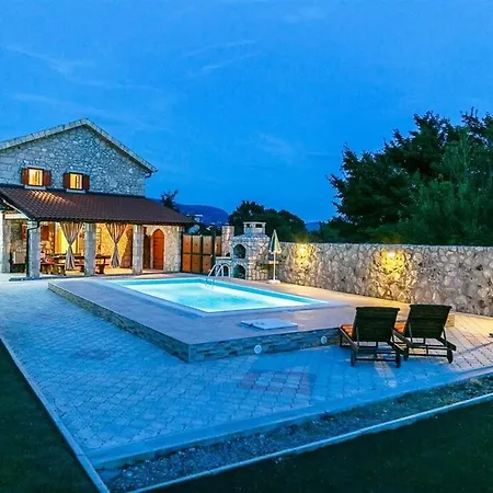 In 39096 别墅 Drivenik